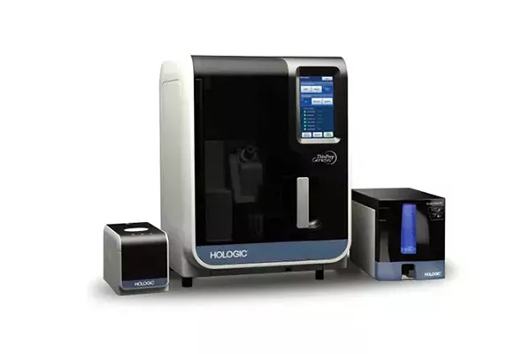 Hologic ThinPrep Genesis Prozessor vor weißem Hintergrund